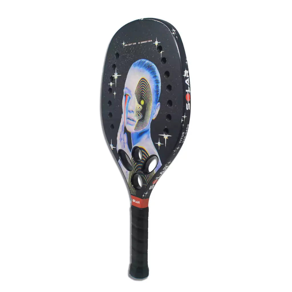 i am beach tennis depot store - Solar Paddles Beach Tennis Brand year 2022 BT paddle. The Racket model is a Solar Paddles TIDUS Advanced/Professional Beach Tennis racket with grit treatment - vertical side orientation view of the racket/ raquete.