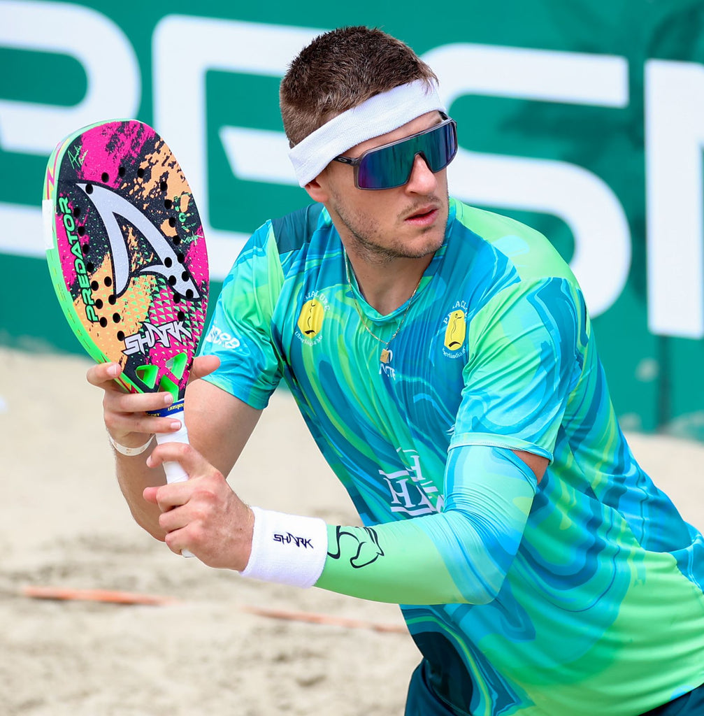 iambeachtennis - Shark Beach Tennis, Andre Baran playing with the "Shark Predator" 2022 professional & advanced beach tennis racket / paddle / raquete.