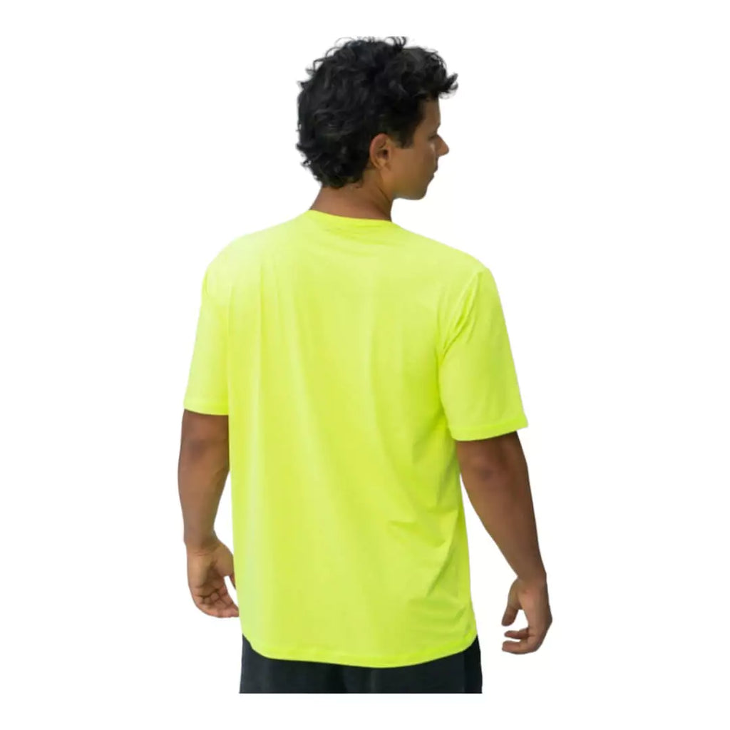 SPORT:BEACH TENNIS. Shop Flow Beach tennis at "iamBeachTennis.com". Male back turned model wearing a green Flow Beach Tennis ALOHA T-SHIRT