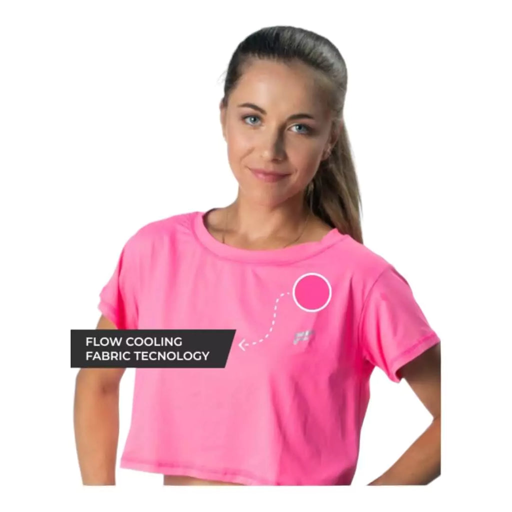 SPORT:BEACH TENNIS. Shop Flow Beach tennis at iamBeachTennis Depot Store. Female model, wearing a pink Flow VENICE Cropped T-Shirt.