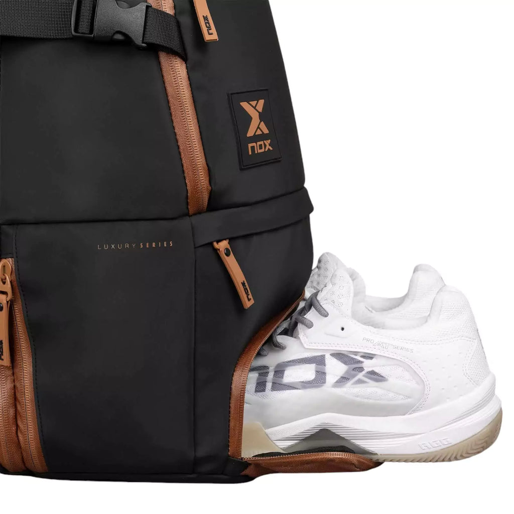 Shoe compartment of a Nox LUXURY OPEN SERIES Backpack,
purchase from "iamracketsports.com", Miami shop.
