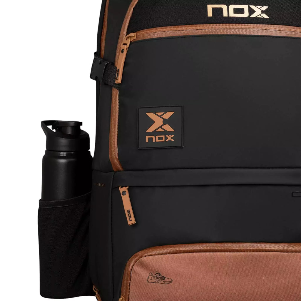 Side compartment of a Nox LUXURY OPEN SERIES Backpack,
purchase from "iamracketsports.com", Miami shop.
