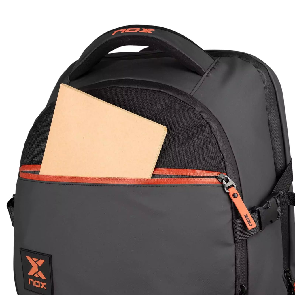 Front compartment of a Nox LUXURY OPEN SERIES Backpack,
purchase from "iamracketsports.com", Miami shop.