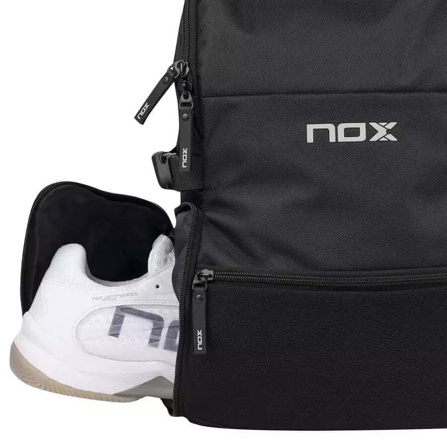 Shoe compartment of the Nox STREET URBAN BLACK Backpack, shop Nox for at iam-padel.com.