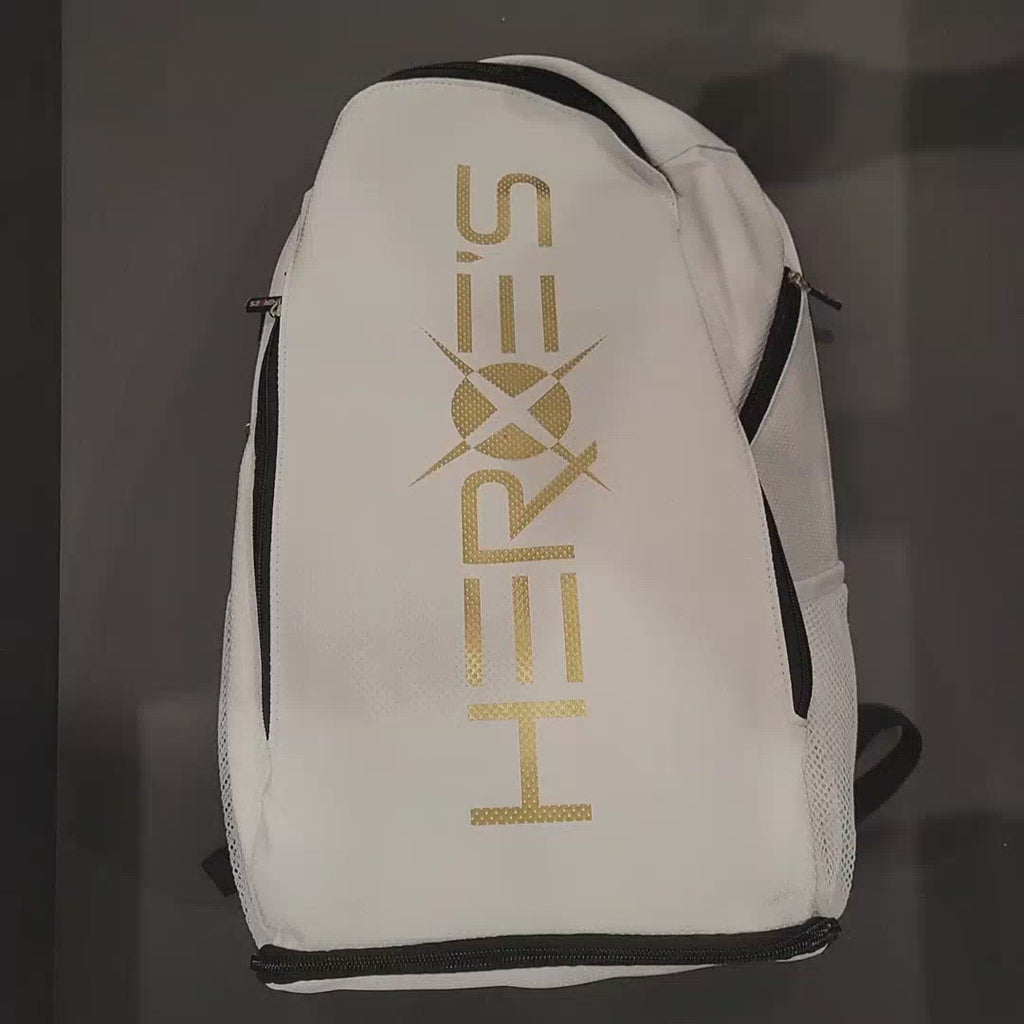 iamBeachTennis store - Heroe's Italia brand beach tennis Gravity White Backpack for beach tennis paddles and rackets / raquete. Video shows bag and compartments.