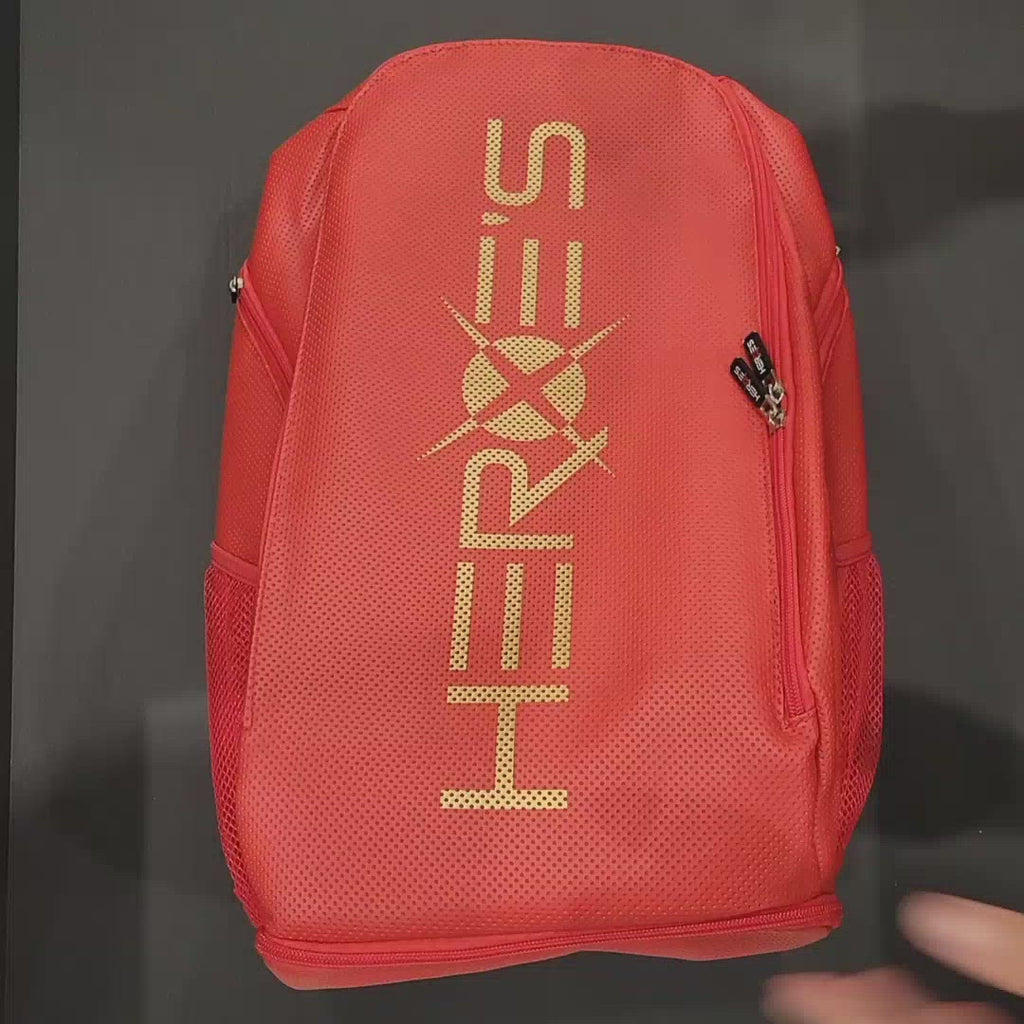 iamBeachTennis store - Heroe's Italia brand beach tennis Gravity Red Backpack for beach tennis paddles and rackets / raquete. Video shows bag and compartments.