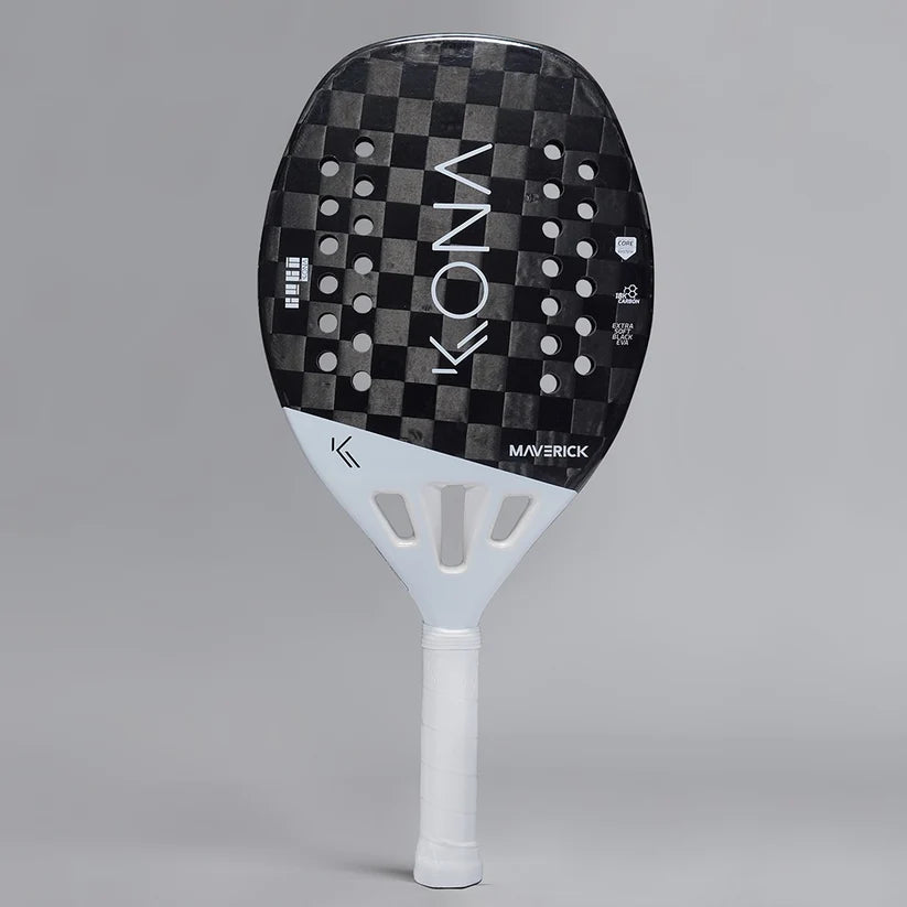 iambeachtennis BT Shop - Kona Beach Tennis Brand year 2023 BT paddle. The Racket model is a Kona MAVERICK WHITE Advanced and Professional/Pro Beach Tennis racket - vertical orientation view of the racket/ raquete.
