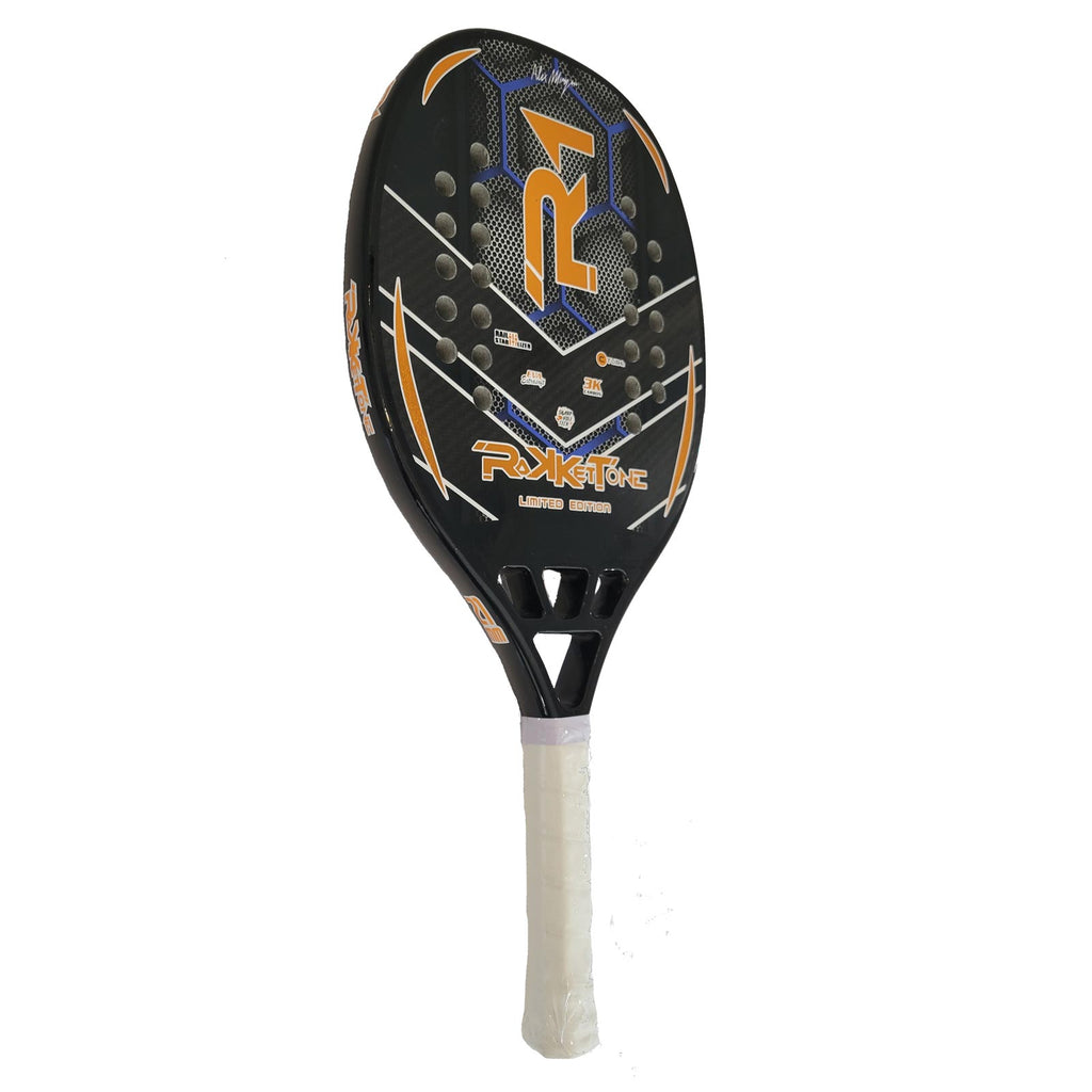 i am Beach Tennis store - Rakkettone Beach Tennis Paddle, year 2022. The racquet model is a Rakkettone R1 Limited Edition Advanced/Professional beach tennis   racket / raquete.  Side view of the racket / raquet.